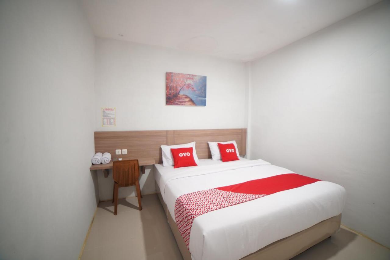 Oyo 90830 Multatuli Hotel